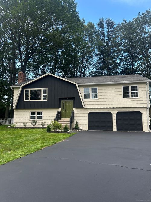 29 Magellan Dr, Milford, CT, 06460-4326 | Card Image