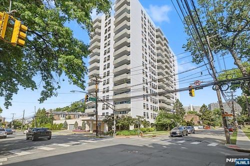 1600 Center Ave, Fort Lee, NJ, 07024-4731 | Card Image
