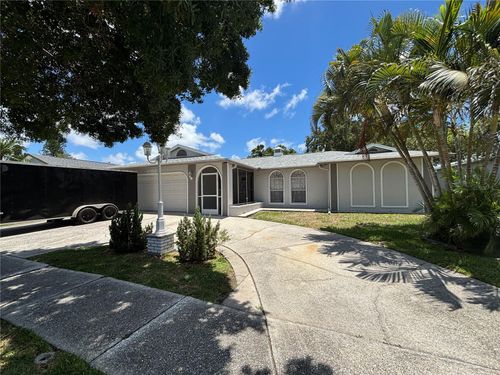 8382 121st Ave, Largo, FL, 33773-2837 | Card Image