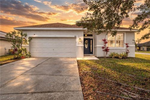 300 Shadow Lakes Dr, LEHIGH ACRES, FL, 33974-0807 | Card Image