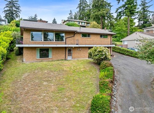 9510 Lake Washington Blvd Ne, Bellevue, WA, 98004-5407 | Card Image