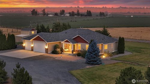 5165 Road E.7 Ne, Moses Lake, WA, 98837-9651 | Card Image