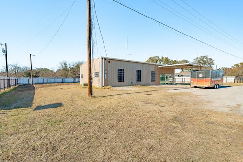 21963 N Us Highway 281, Stephenville, TX, 76401-7670 | Card Image