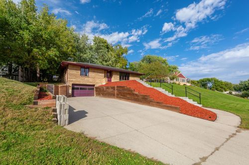 905 4th Ave Se, Waseca, MN, 56093-3809 | Card Image