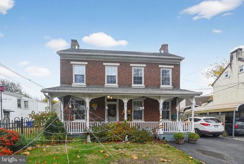 176 Manatawny St, POTTSTOWN, PA, 19464-5460 | Card Image