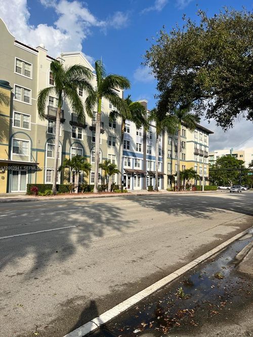 238-533 Ne 3rd Ave, Fort Lauderdale, FL, 33301-3278 | Card Image
