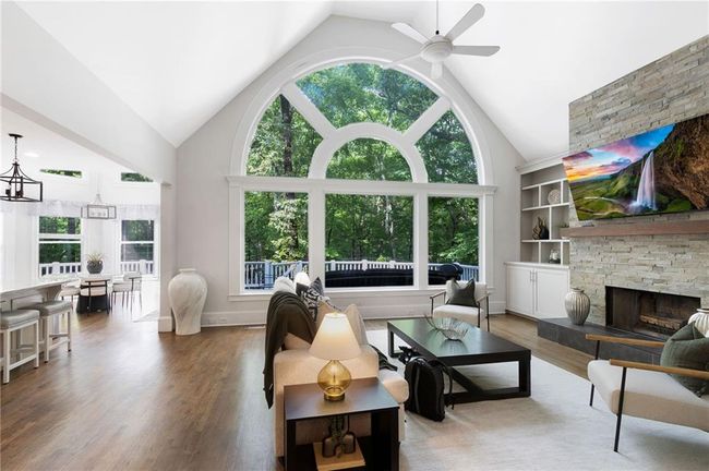 10635 N Edgewater Pl, House other with 5 bedrooms, 6 bathrooms and 5 parking in Johns Creek GA | Image 11
