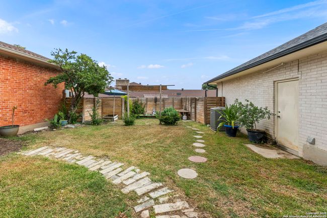 6210 Meadow Grv, House other with 3 bedrooms, 2 bathrooms and null parking in Windcrest TX | Image 26