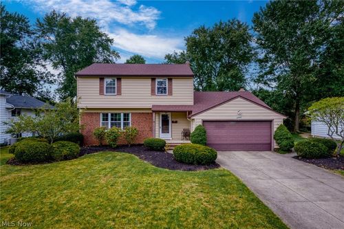 32955 E Nimrod St, Solon, OH, 44139-4427 | Card Image