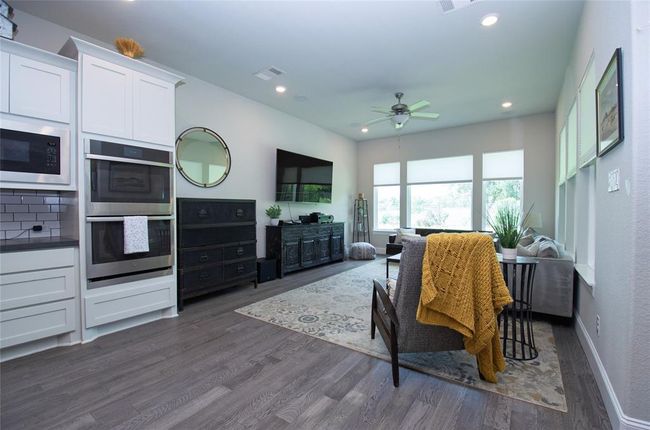 Another view of the living area. | Image 6