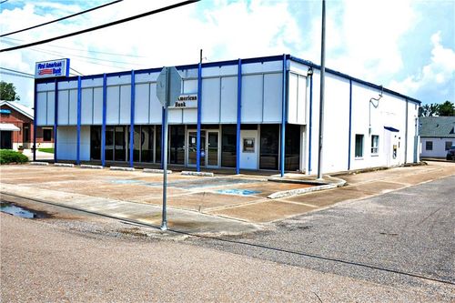 903 1st St, Norco, LA, 70079-2207 | Card Image