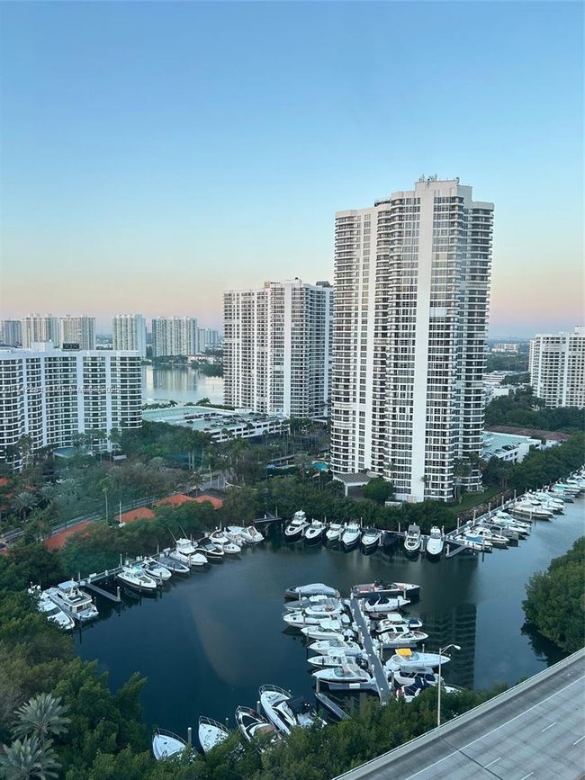 APT-2011 - 19400 Turnberry Way, Condo with 3 bedrooms, 3 bathrooms and null parking in Aventura FL | Image 73