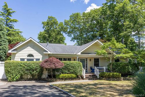 229 Alexander Ave, Nesconset, NY, 11767-1617 | Card Image