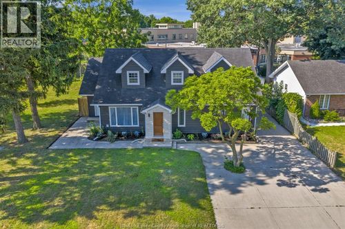 {{alt}} | Card Image