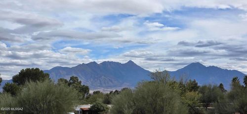568 W Paseo Solana, Green Valley, AZ, 85614-2729 | Card Image