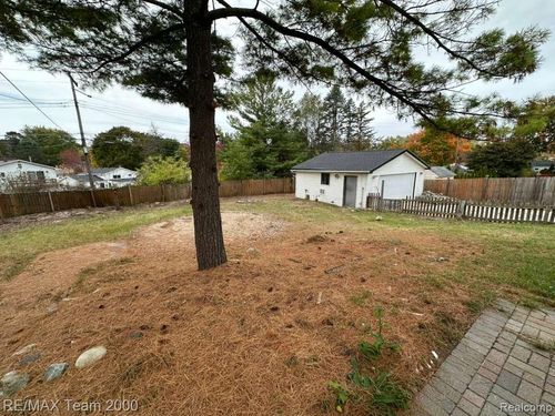 1368 Athlone St, Oxford, MI, 48371-6000 | Card Image