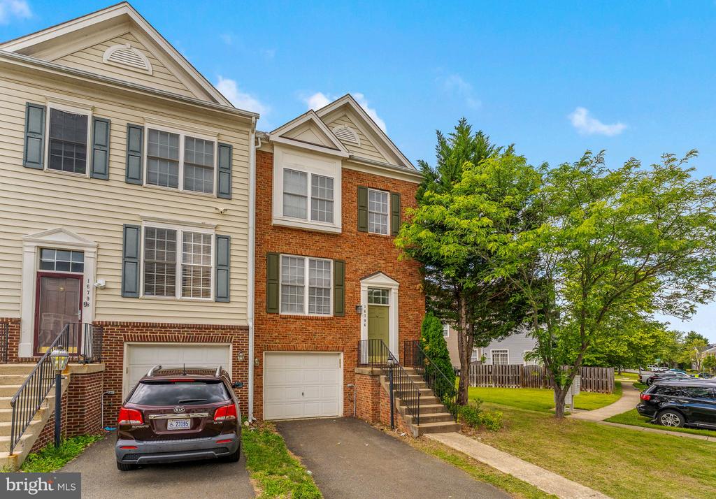 Residential in WOODBRIDGE 5
