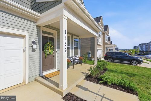 1289 Red Clover Ln, Ranson, WV, 25438-2005 | Card Image
