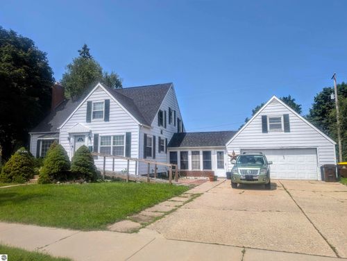 1207 North Dr, Mt. Pleasant, MI, 48858-3226 | Card Image