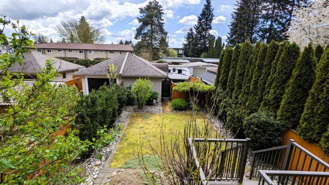 2022 Fraser Avenue, Home with 2 bedrooms, 3 bathrooms and 2 parking in Port Coquitlam BC | Image 23