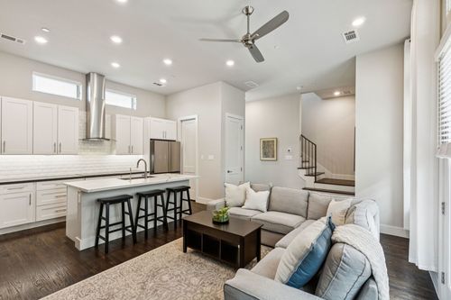 102-4230 Roseland Ave, Dallas, TX, 75204-4448 | Card Image