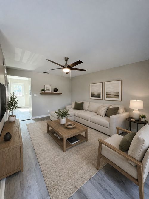 a-1521 W Knollwood Cir, Clarksville, TN, 37043-6630 | Card Image