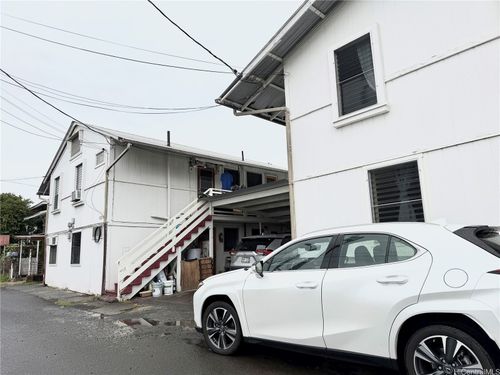 418 Dayton Ln, Honolulu, HI, 96817-2322 | Card Image