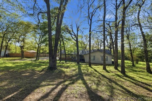 1981 S 70th St E, Muskogee, OK, 74403-6943 | Card Image