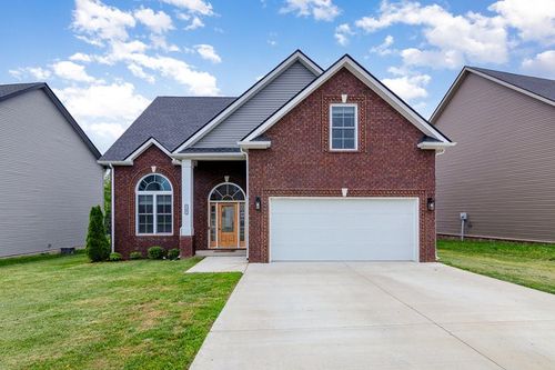 765 Buffalo Ford Dr, Clarksville, TN, 37042-2770 | Card Image