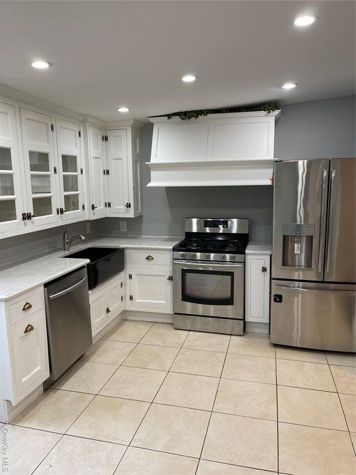 94 New York Ave, Sound Beach, NY, 11789-2244 | Card Image
