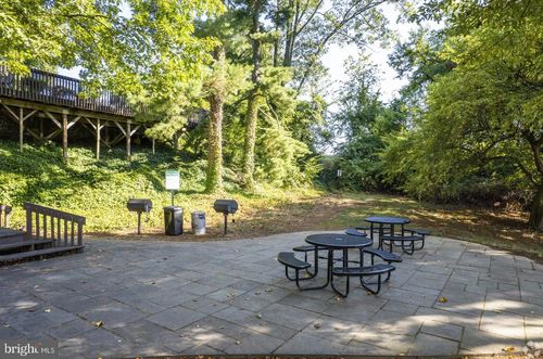 1b-254-3c-284 Iven Avenue, RADNOR, PA, 19087 | Card Image