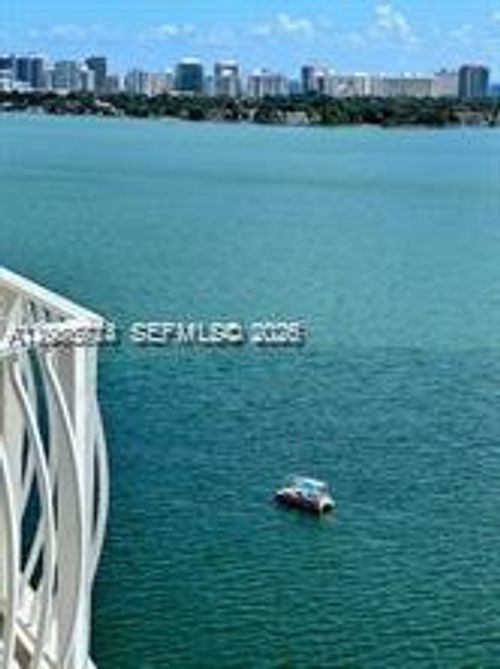 1905-7601 E Treasure Dr, North Bay Village, FL, 33141-4391 | Card Image