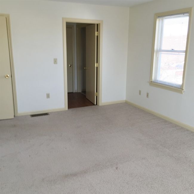APT-302 - 7 Railroad Ave, Condo with 2 bedrooms, 1 bathrooms and null parking in Derry NH | Image 36