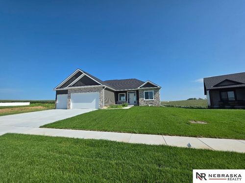 544 W 27th Cir, Wahoo, NE, 68066-1092 | Card Image