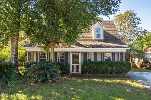 407 Donzi Ct, Carolina Beach, NC, 28428-4147 | Card Image