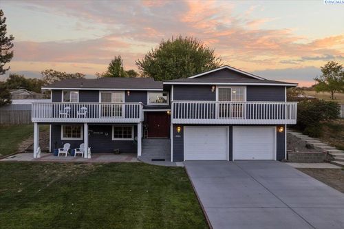 3026 Escolar Rd, Kennewick, WA, 99338-7332 | Card Image