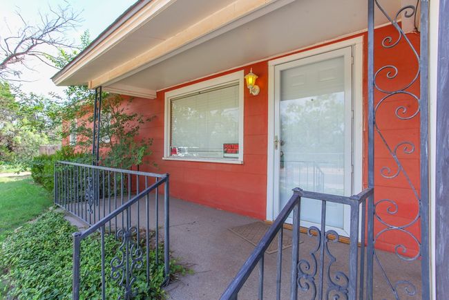 2004 State St, House other with 2 bedrooms, 1 bathrooms and 1 parking in Big Spring TX | Image 4