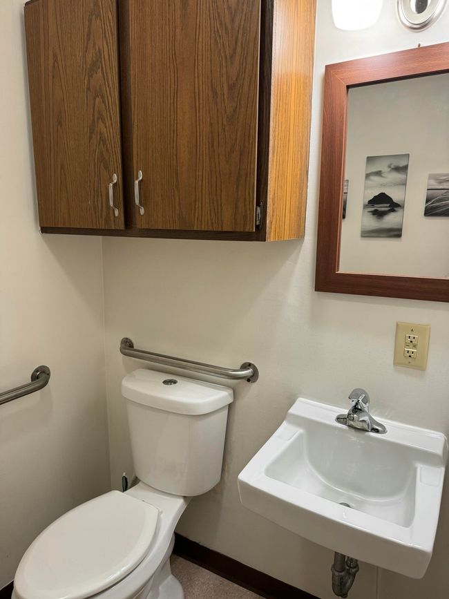 1/2 Bath | Image 28