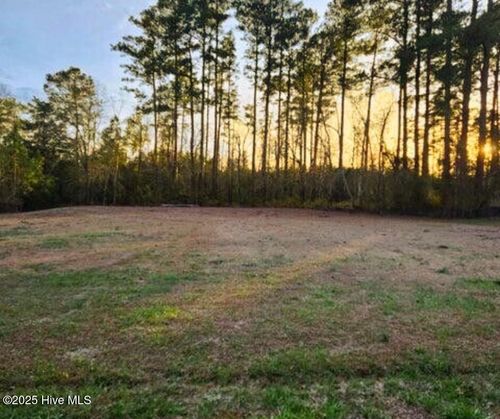 200 Hickory St, Oriental, NC, 28571-9424 | Card Image