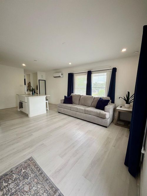 3-203 S Lockwood Dr, Houston, TX, 77011-3125 | Card Image