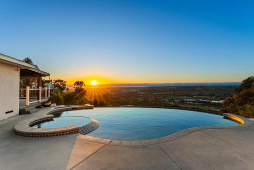 5232 Cromwell Ct, San Diego, CA, 92116-1926 | Card Image