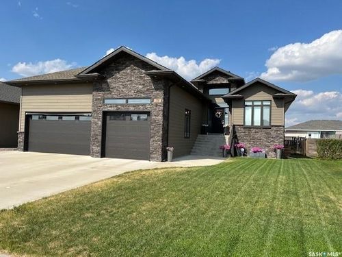 28 Smiley Dr, Prince Albert, SK, S6X0B3 | Card Image