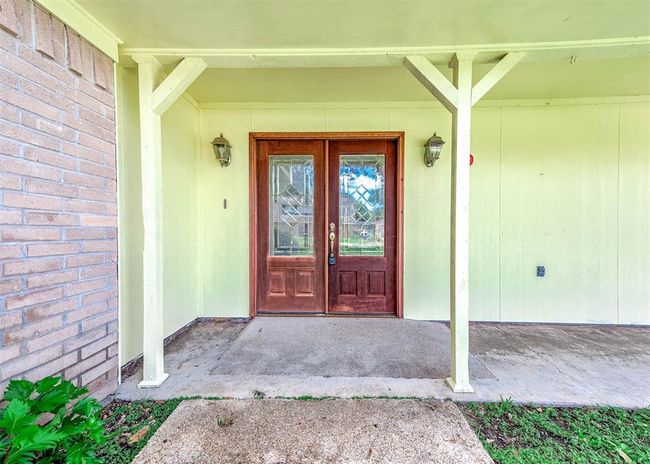 49 Robin Dr, House other with 3 bedrooms, 2 bathrooms and 2 parking in Alvin TX | Image 7