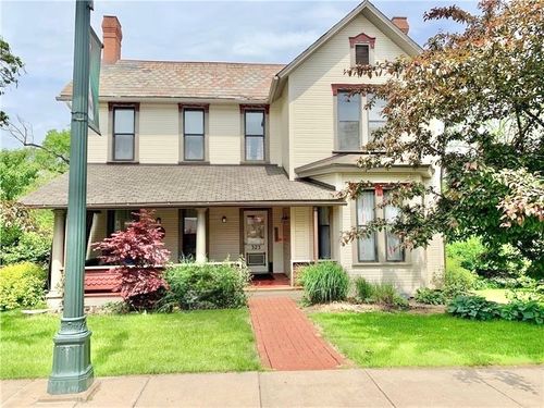 323 Franklin St, Slippery Rock, PA, 16057-1106 | Card Image