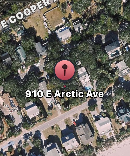 910 E Arctic Ave, Folly Beach, SC, 29439 | Card Image