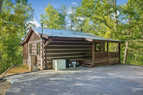 3040 Patty View Way, Pigeon Forge, TN, 37862-7840 | Card Image