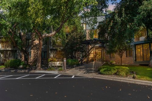 apt-102-10 Windsor Ct, New Brighton, MN, 55112-3382 | Card Image