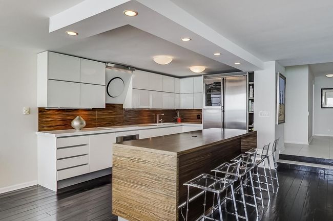 APT-28C - 5733 N Sheridan Rd, Home with 2 bedrooms, 2 bathrooms and 1 parking in Chicago IL | Image 16