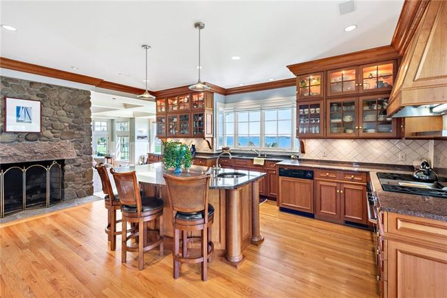 597 Beavertail Rd, Home with 5 bedrooms, 4 bathrooms and 8 parking in Jamestown RI | Image 11