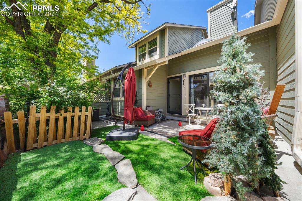 Crown Point Dr, Colorado Springs, CO 80906